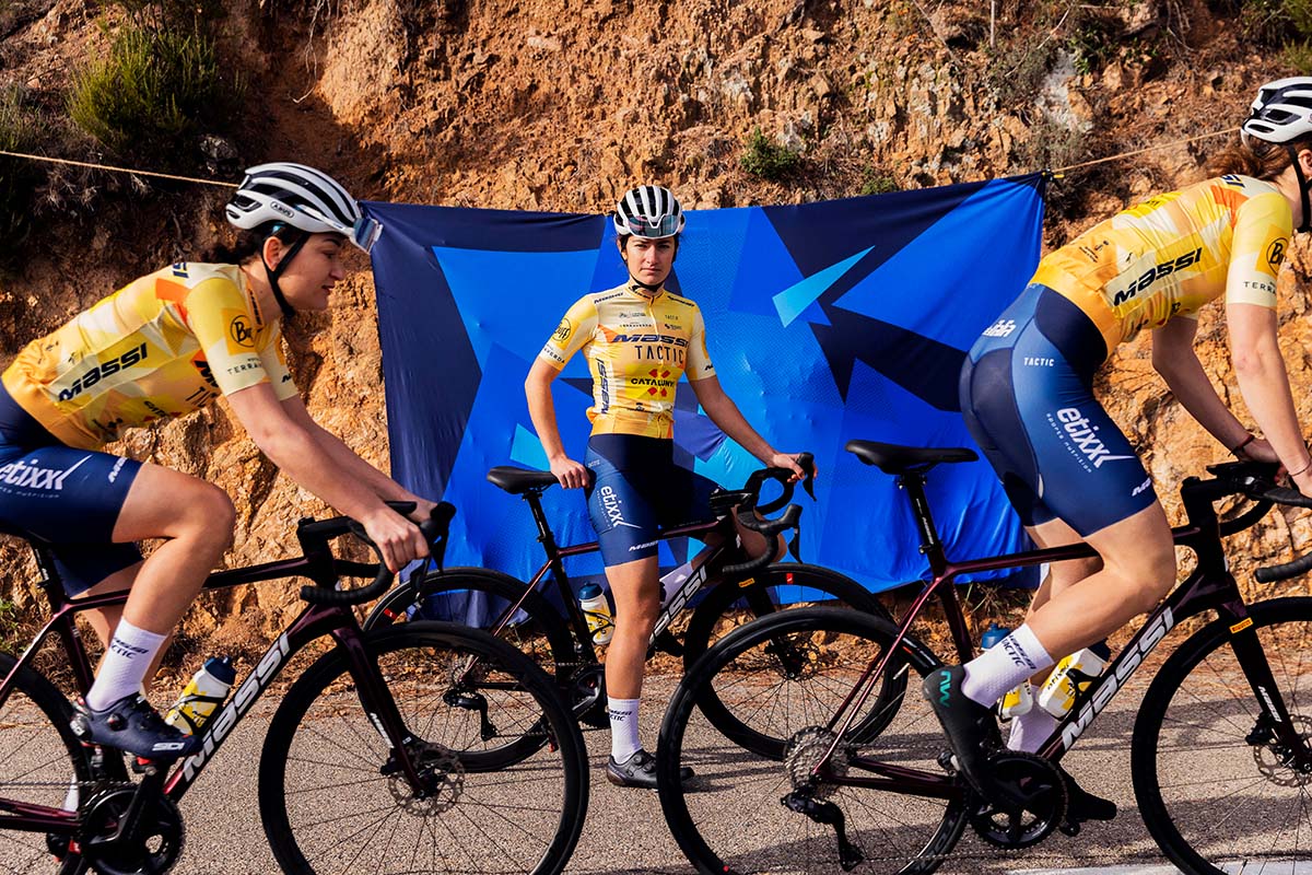 La nueva equipación 2023 del equipo ciclista femenino Massi-Tactic UCI