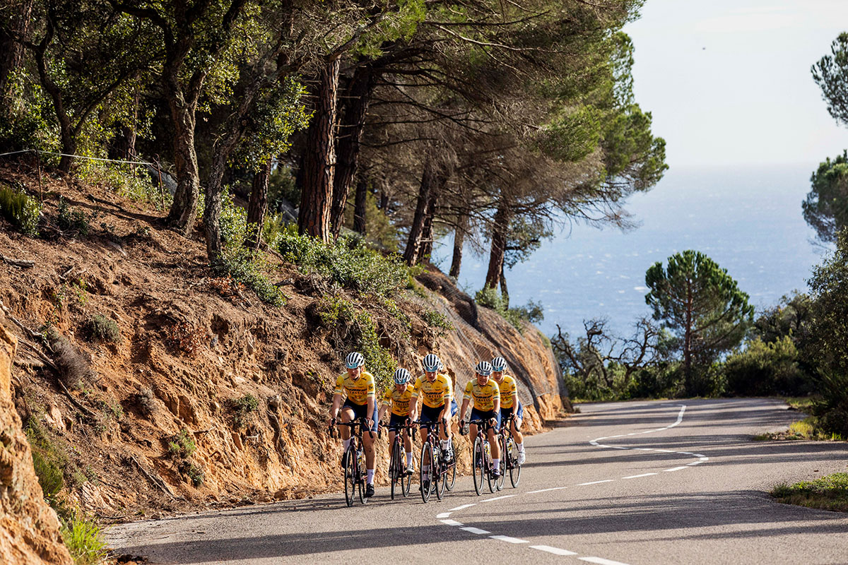 La nueva equipación 2023 del equipo ciclista femenino Massi-Tactic UCI