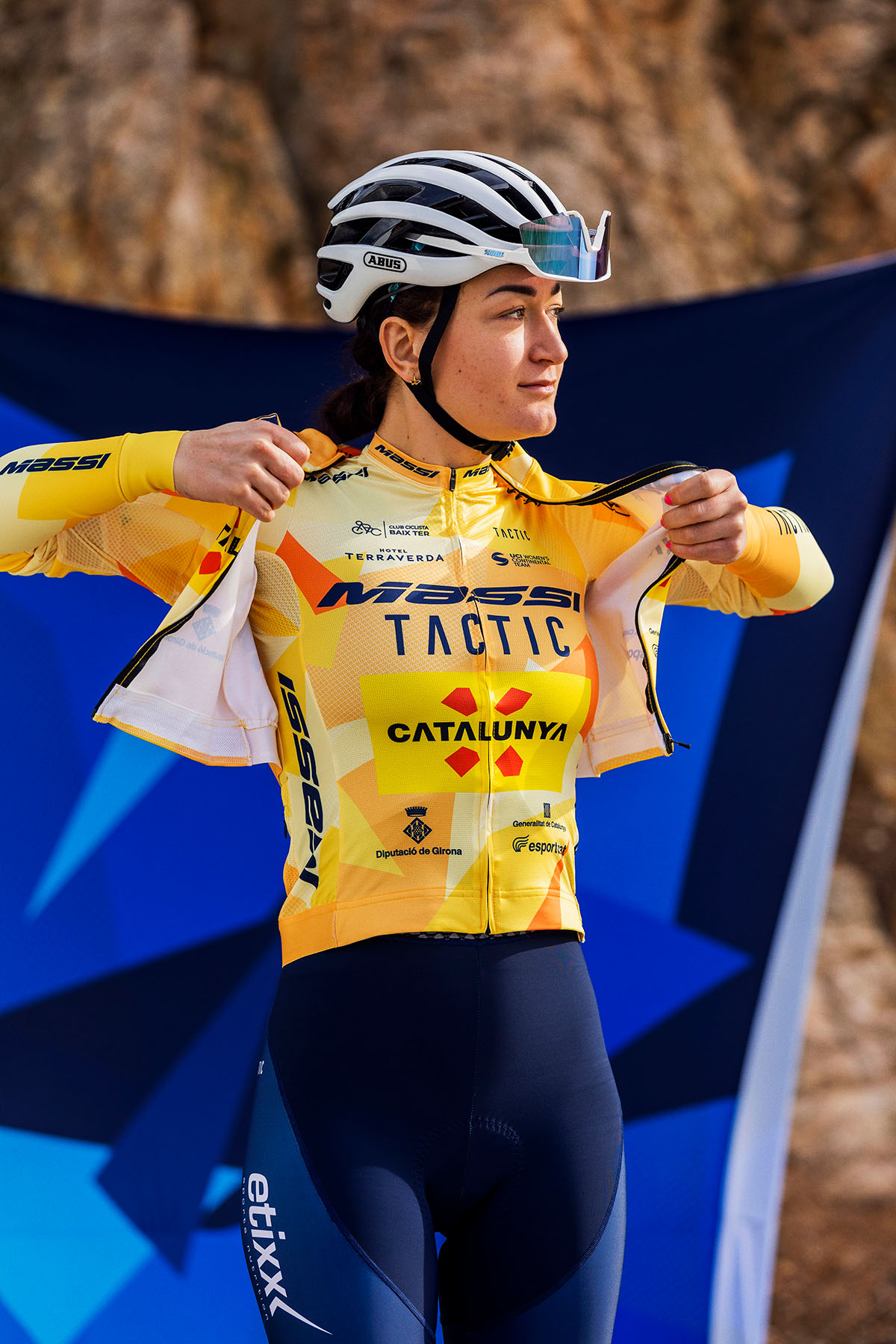 Le nouveau maillot 2023 pour l'équipe féminine UCI Massi-Tactic