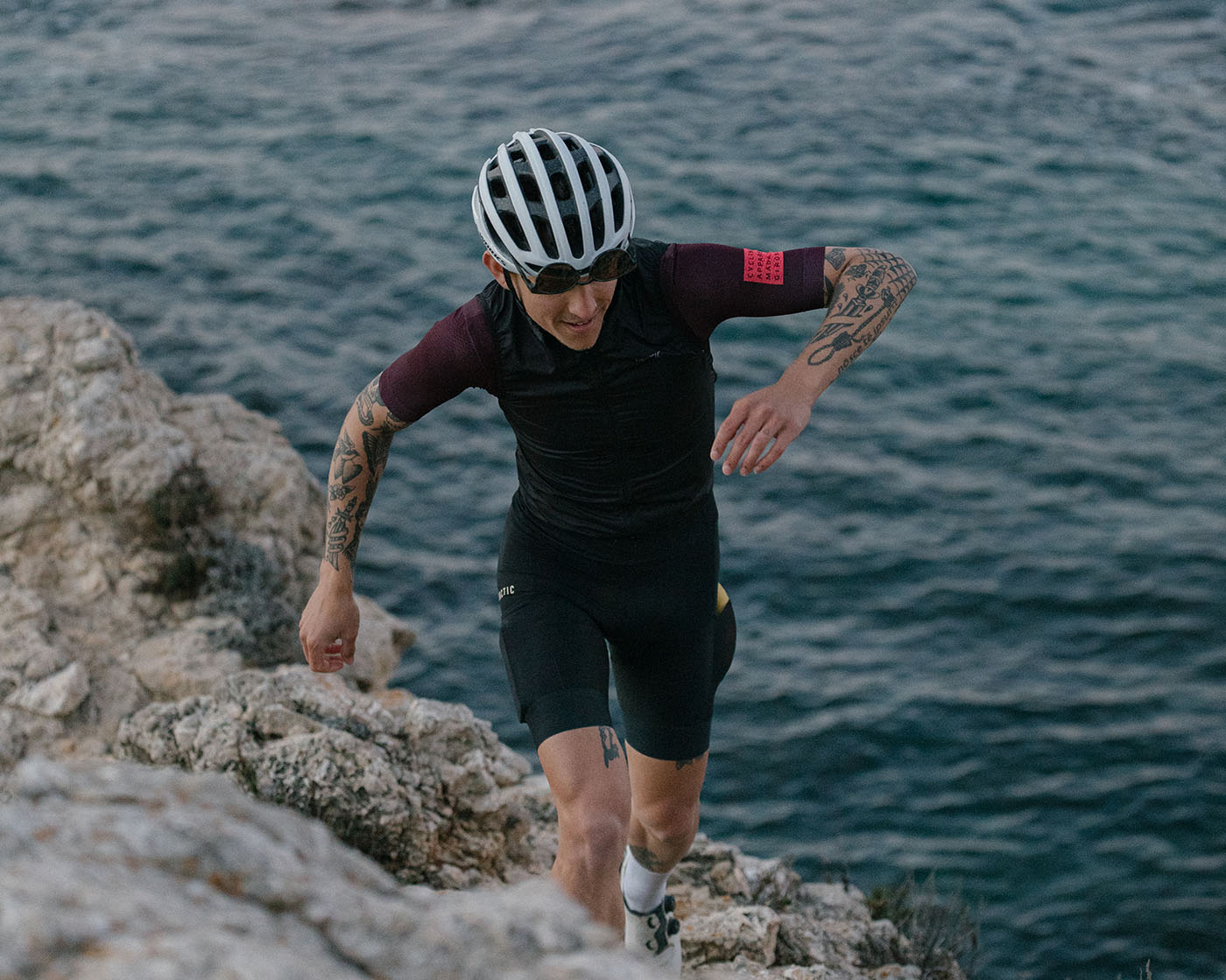 The new NOMAD cargo bibshort with three pockets in colour Choco
