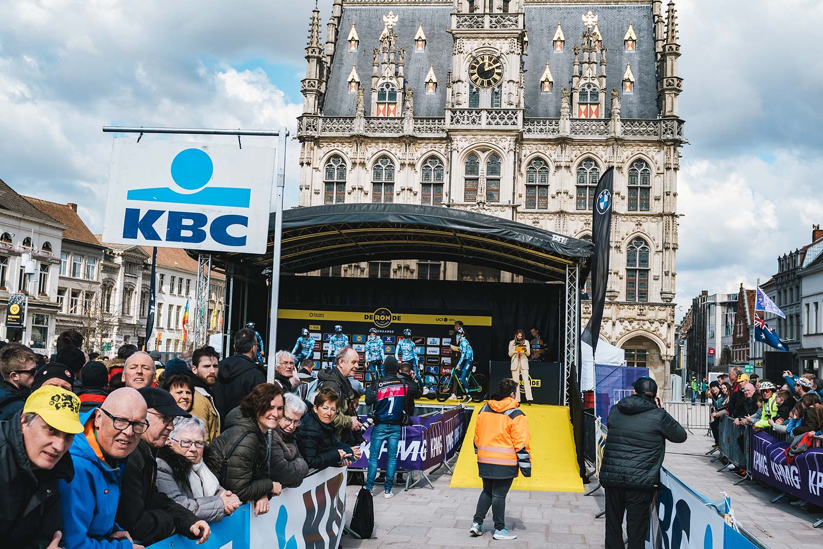 Massi-Tactic women's UCI team at the tour of Flanders in Oudenaarde