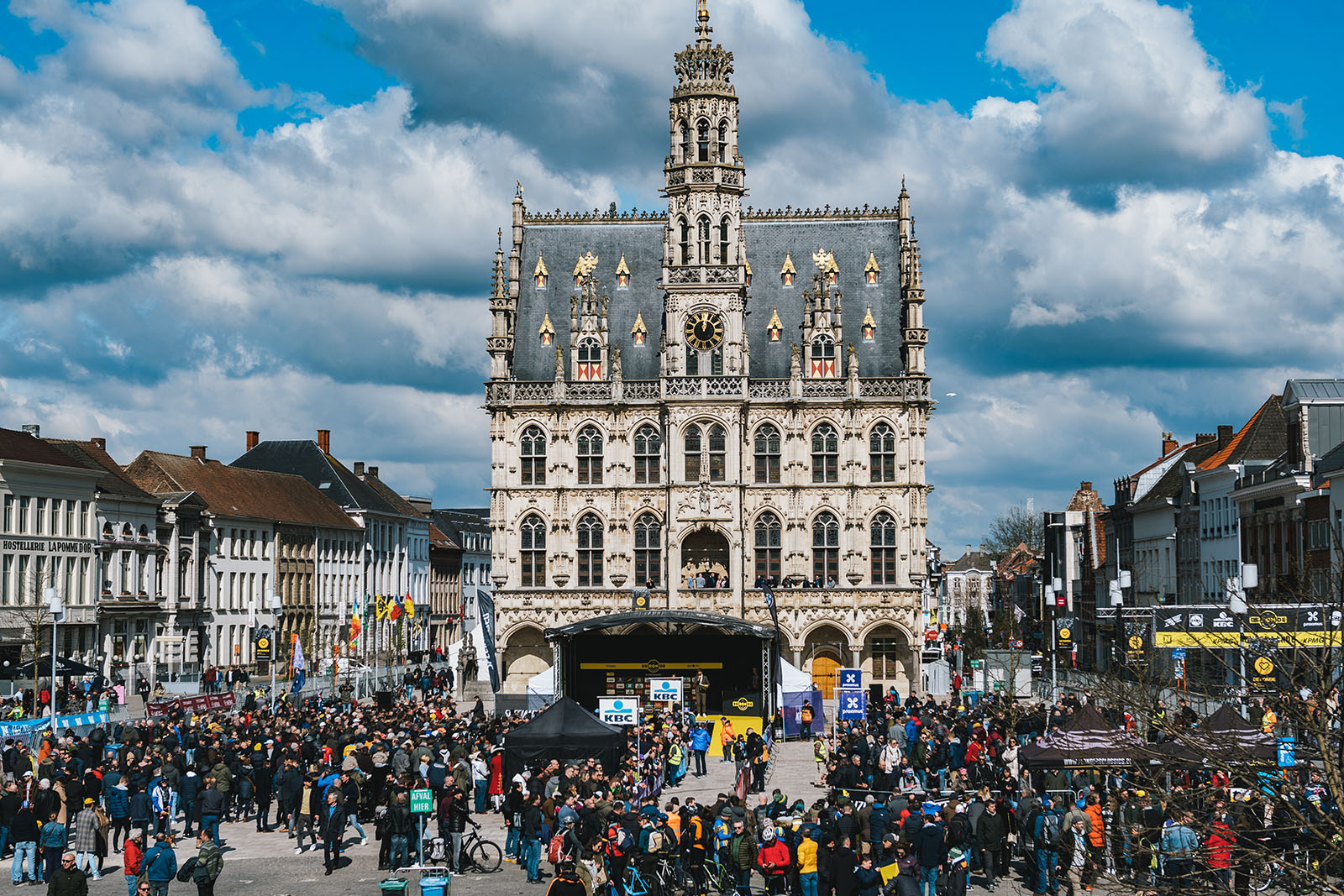 Massi-Tactic women's UCI team at the tour of Flanders in Oudenaarde