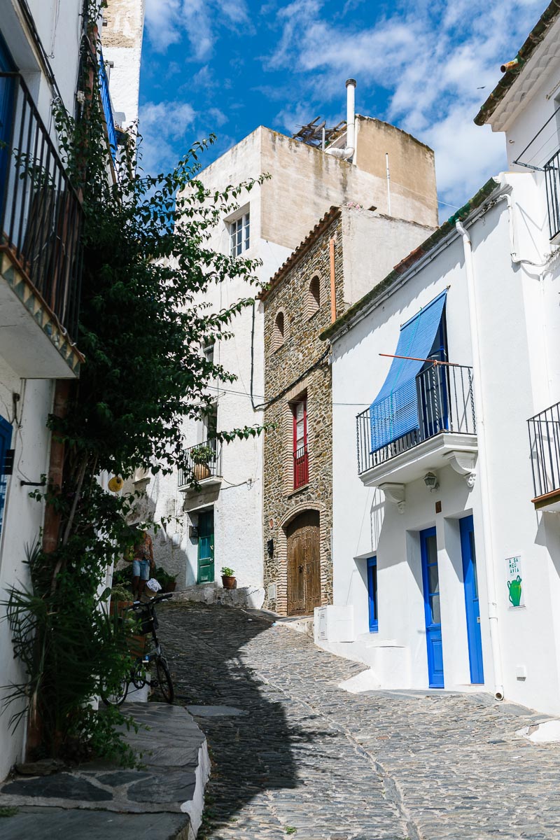 Riding your bicycle on the Costa Brava in Spain