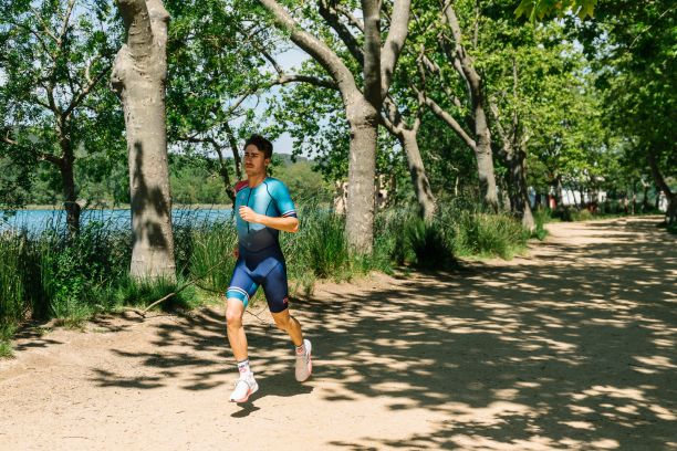 COMBINAISON DE TRIATHLON LONGUE DISTANCE MANCHES COURTES