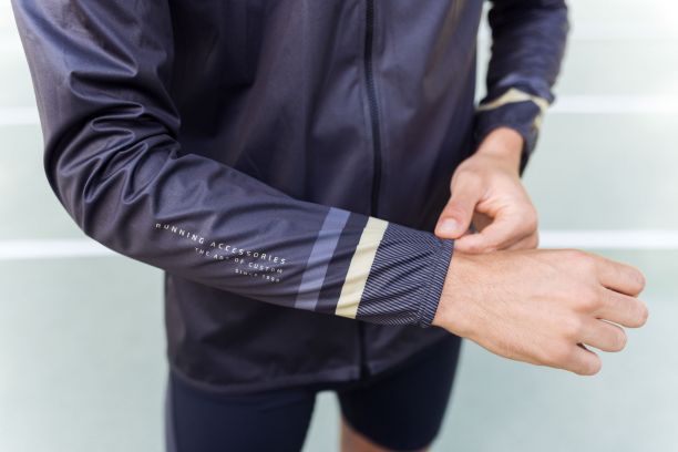 UNISEX WINDBREAKER WITH HOOD